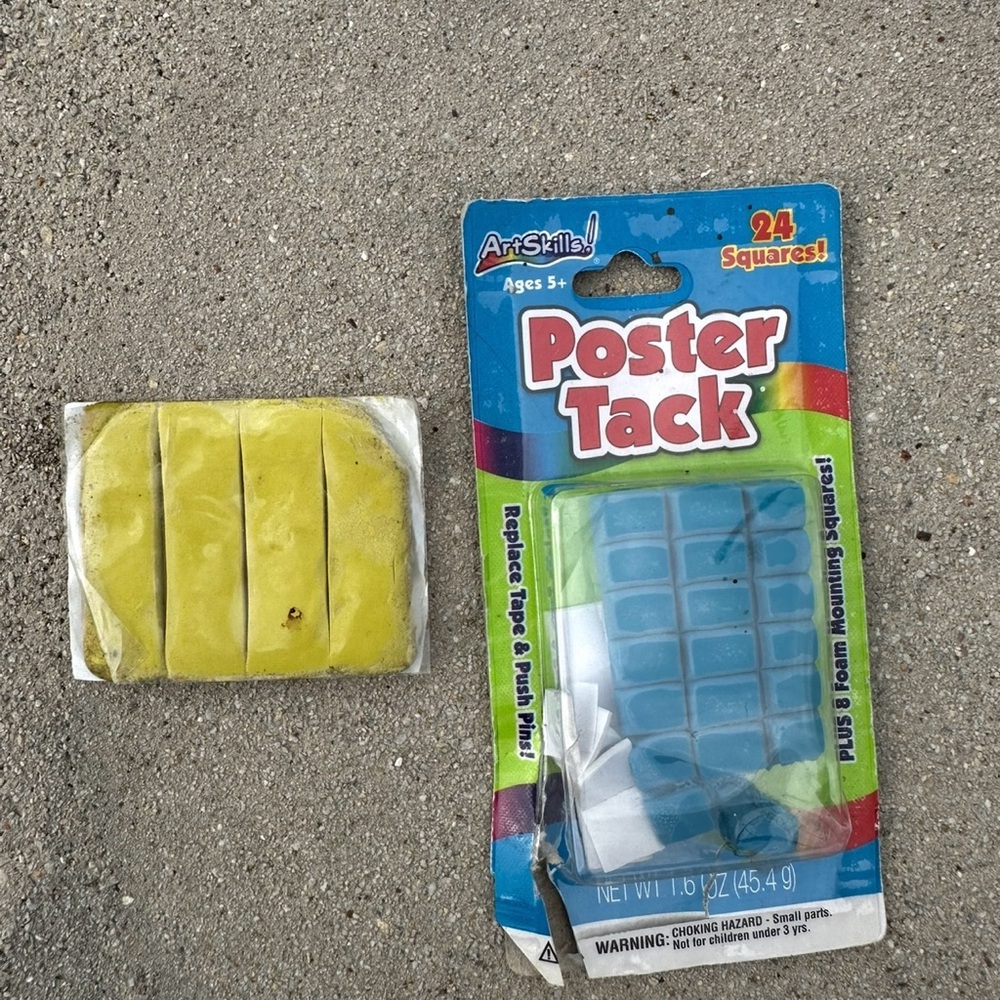 ArtSkills Poster Tack Set- Used condition.